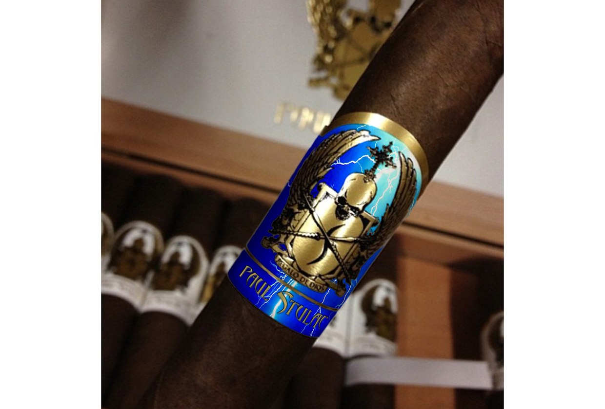  آسای آبی‌ رنگ برق‌ آسا : نگاهی عمیق به جدیدترین شاهکار پل استولاک و تکمیل یک سه‌ گانه رنگارنگ