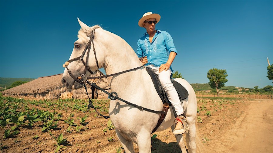 بیگانهای که خاک را تسخیر کرد : آناتومی یک شورش در صنعت سیگار برگ