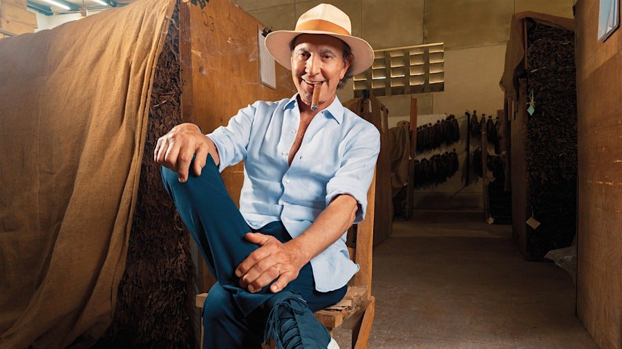 بیگانهای که خاک را تسخیر کرد : آناتومی یک شورش در صنعت سیگار برگ